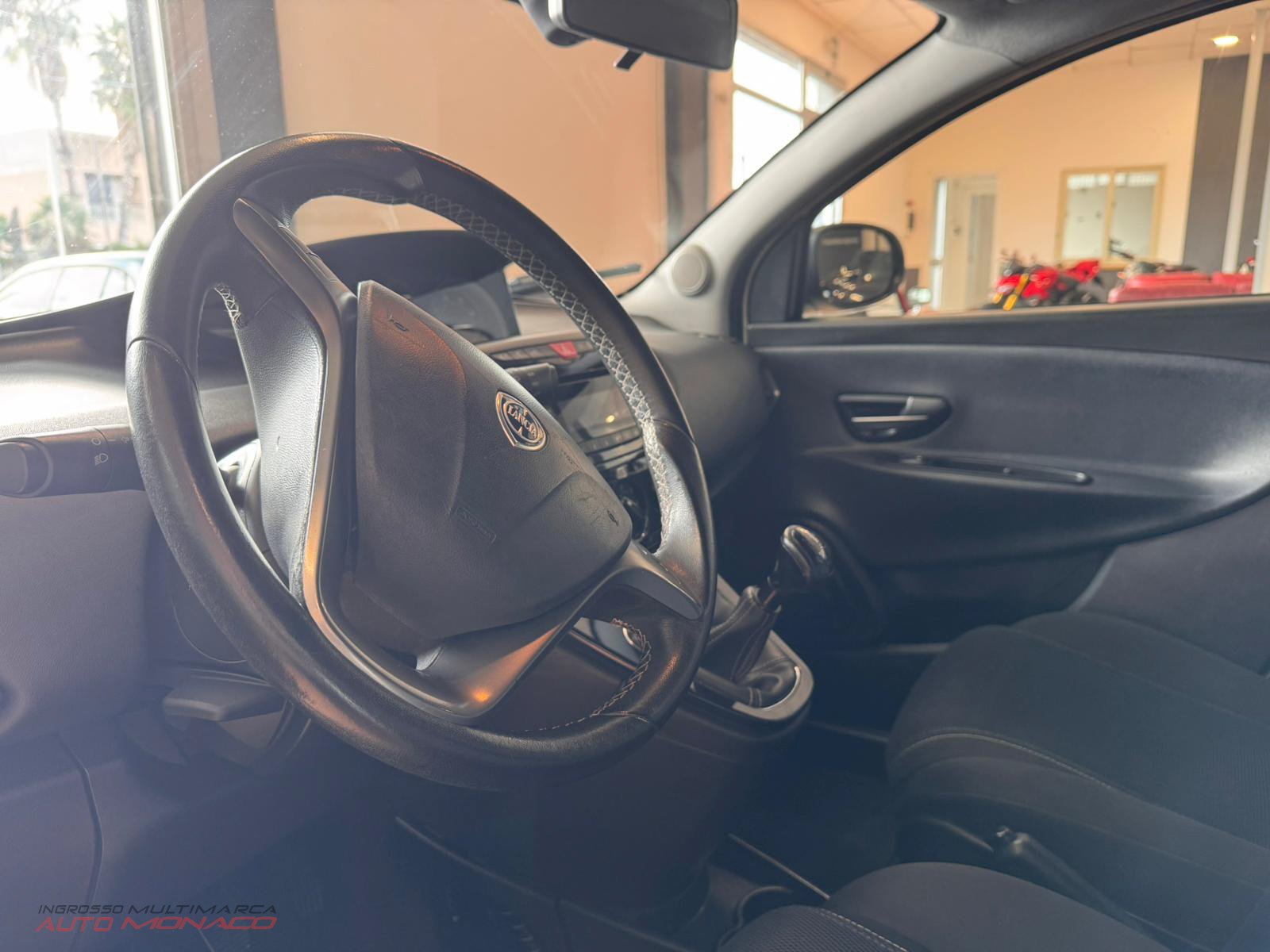 Lancia Ypsilon 1.3 MJT 95CV Momodesign 2014