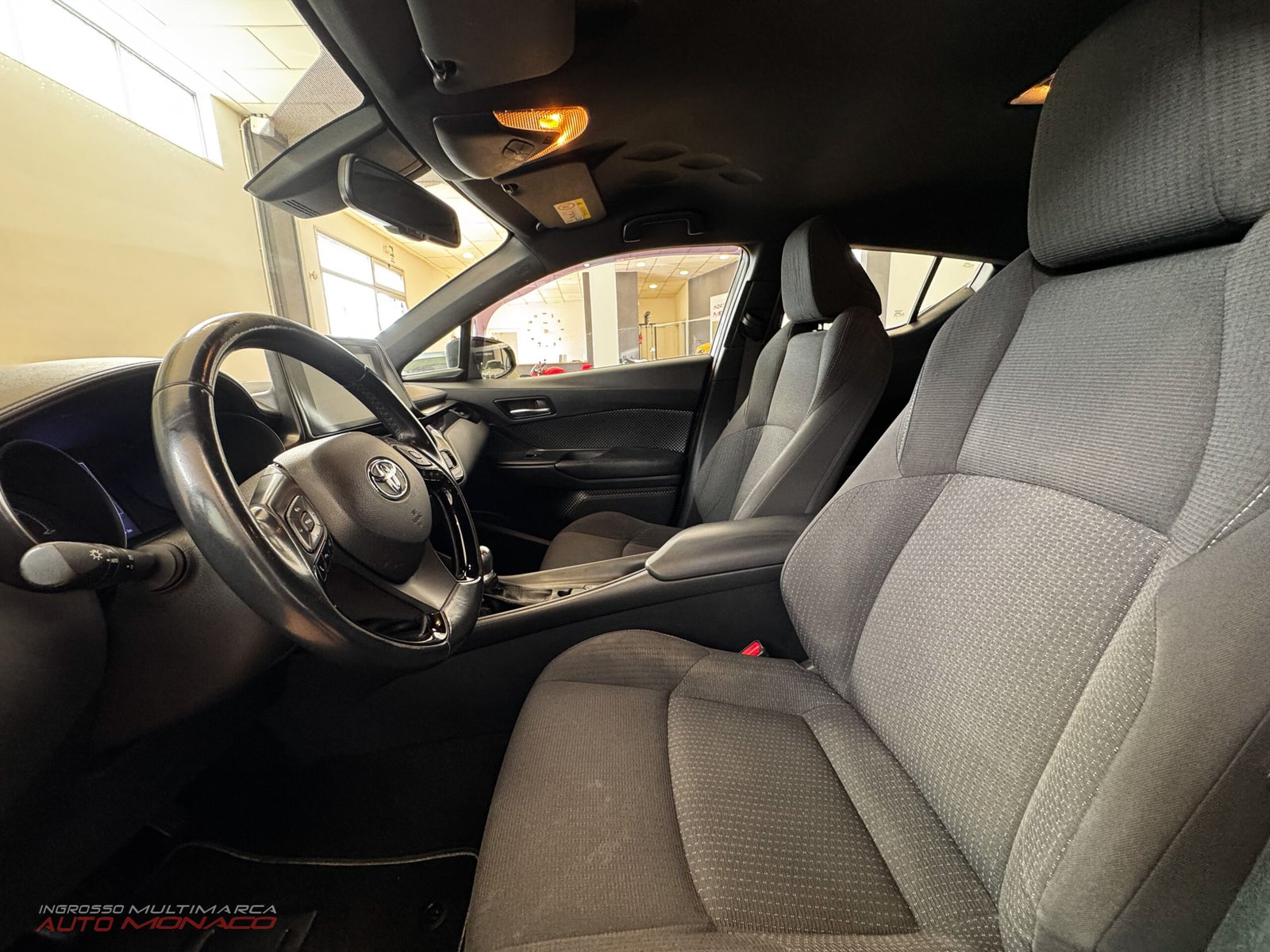 Toyota C-HR 1.8 Hybrid E-CVT