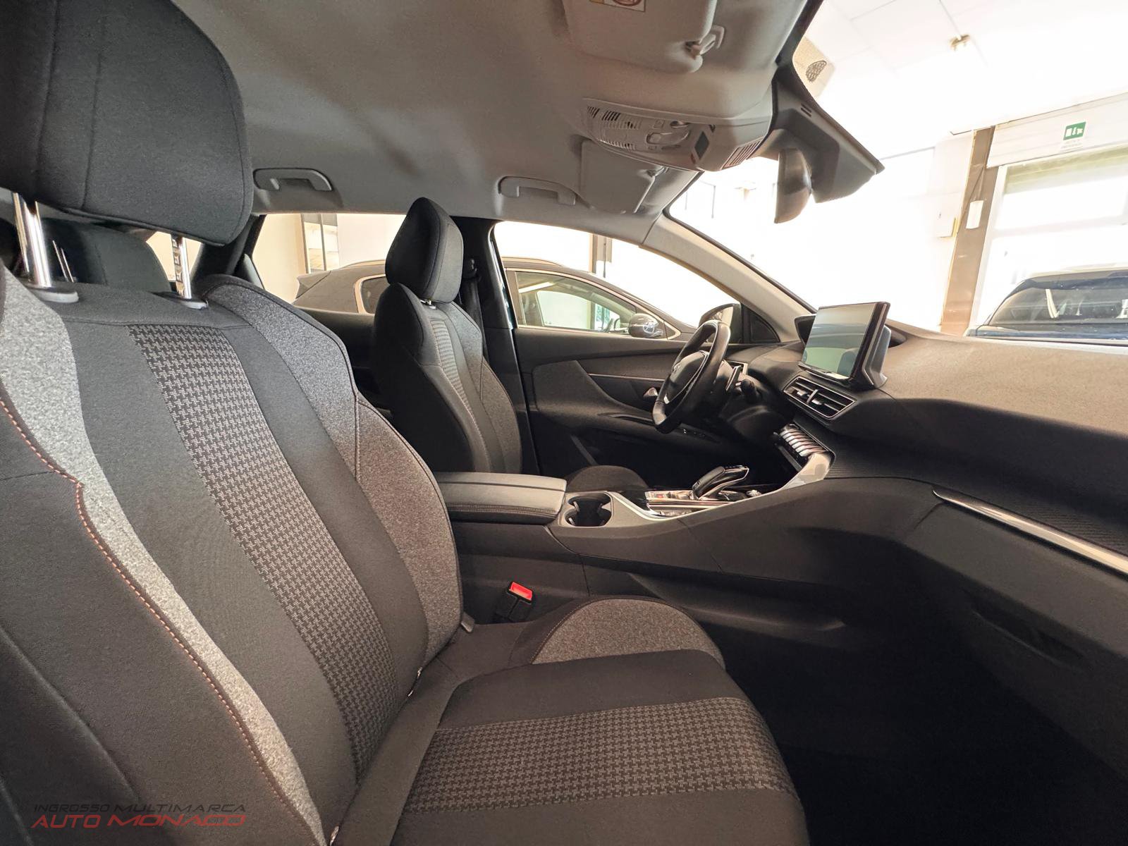 Peugeot 3008 BlueHDi 130cv EAT8 2021