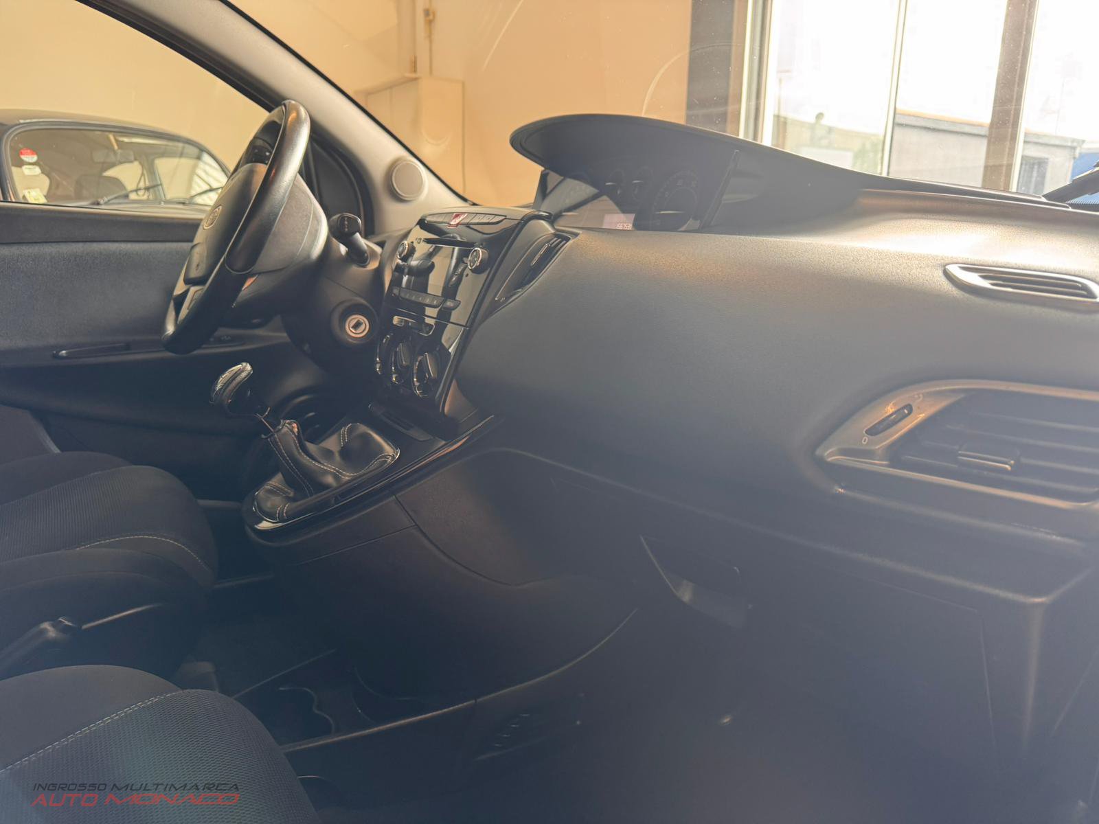 Lancia Ypsilon 1.3 MJT 95CV Momodesign 2014