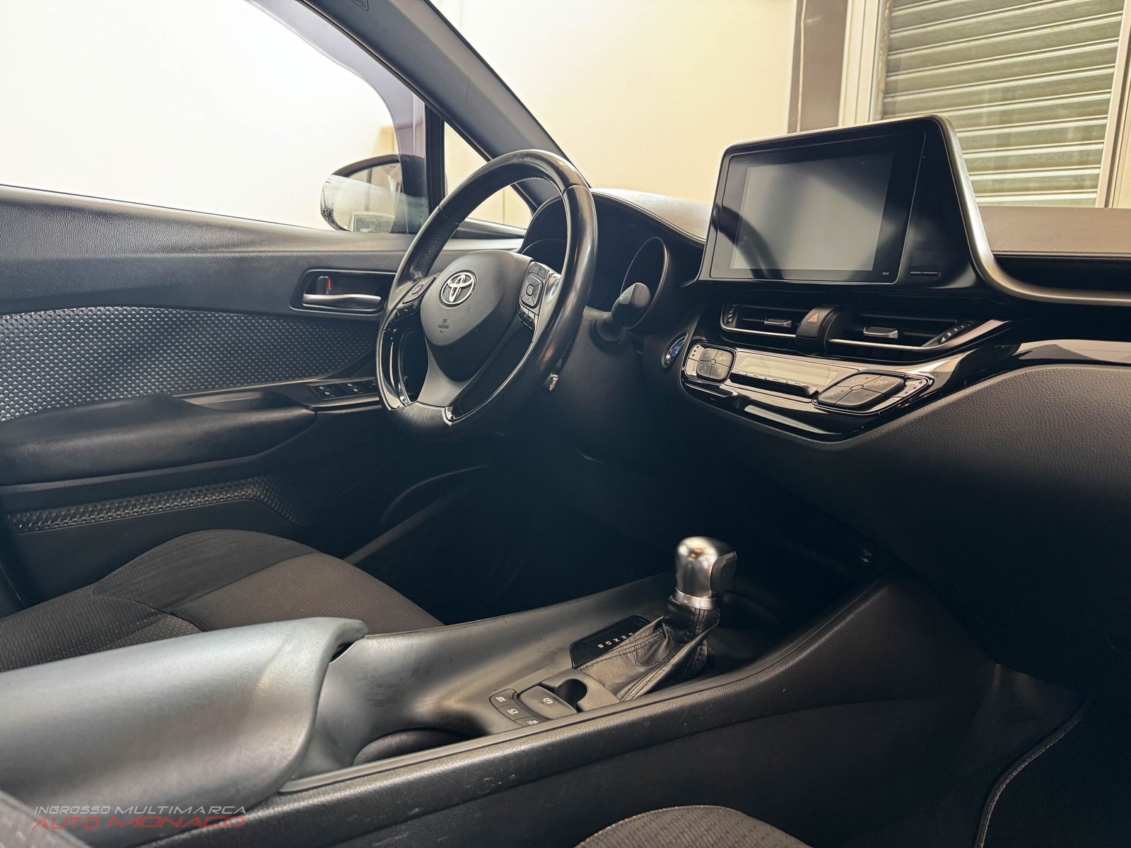 Toyota C-HR 1.8 Hybrid E-CVT