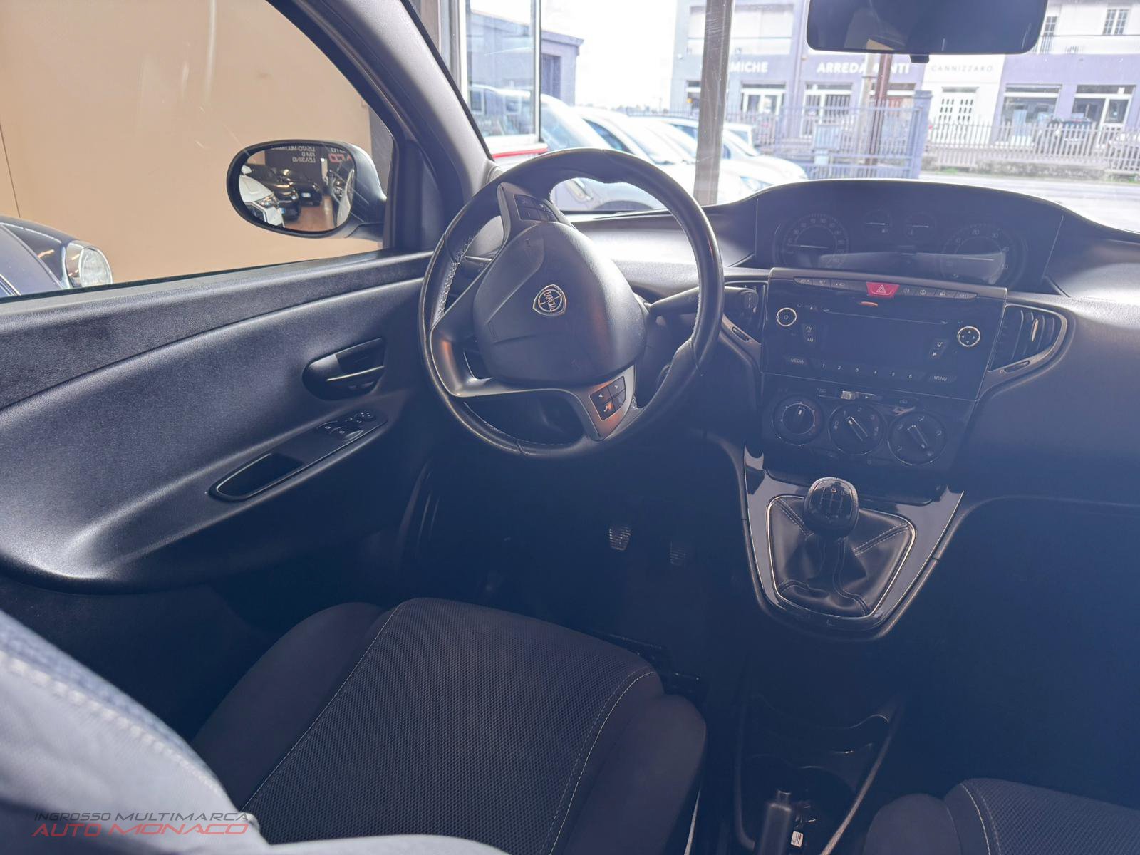 Lancia Ypsilon 1.3 MJT 95CV Momodesign 2014