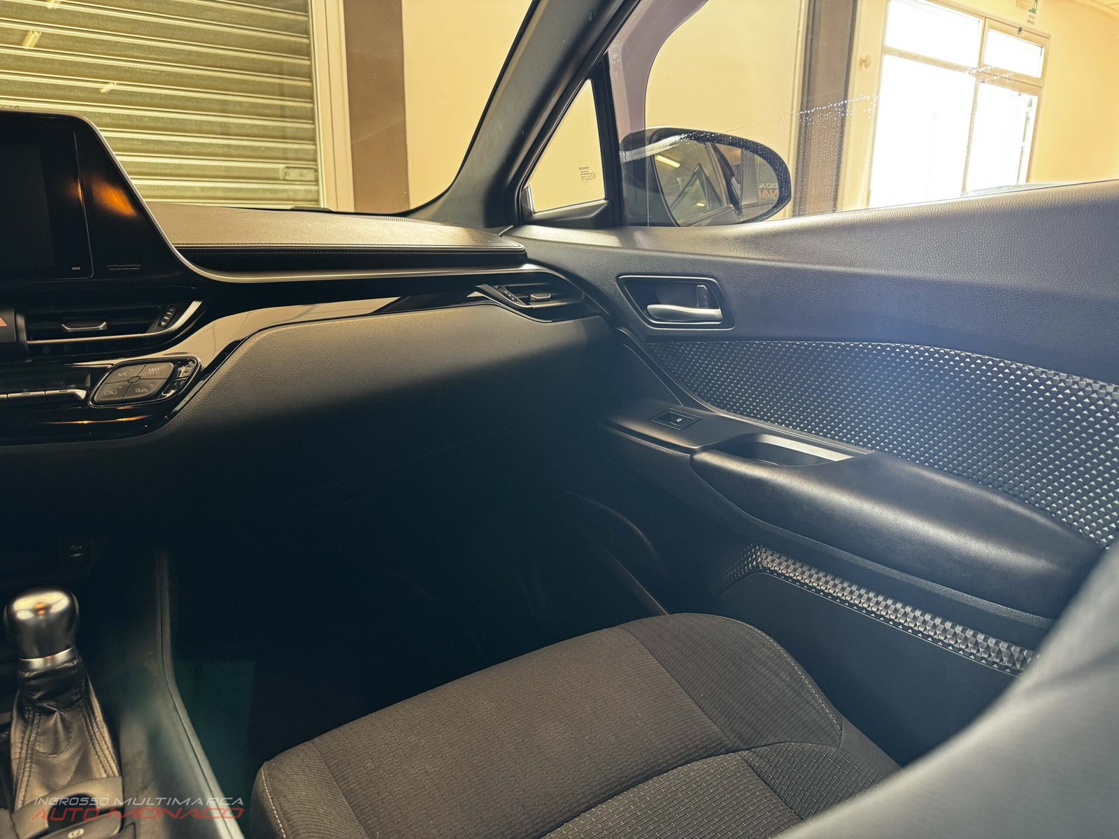 Toyota C-HR 1.8 Hybrid E-CVT