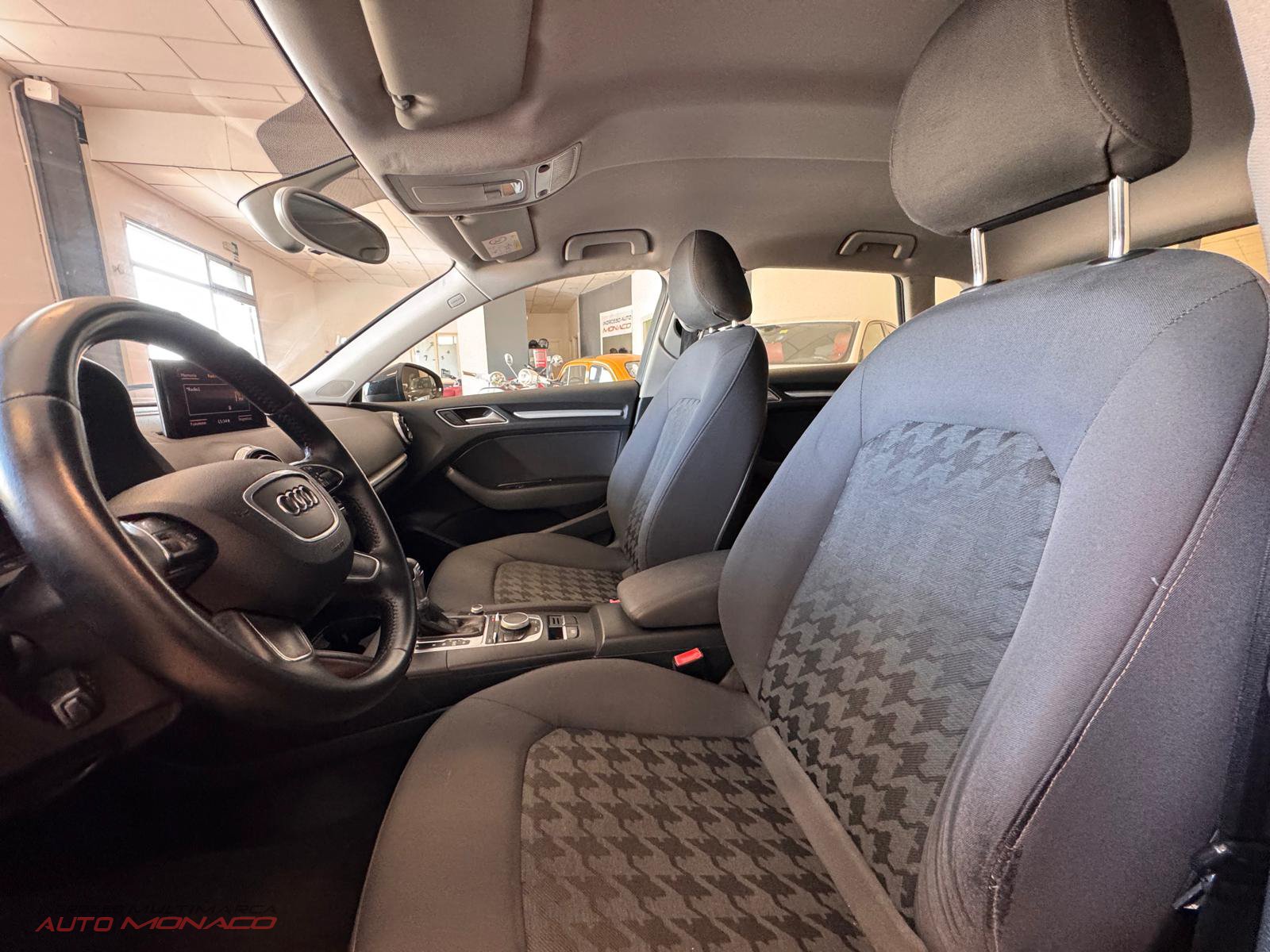 Audi A3 1.6 TDI 105cv Business 2014