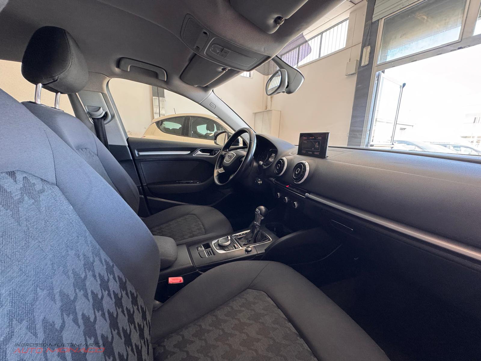Audi A3 1.6 TDI 105cv Business 2014