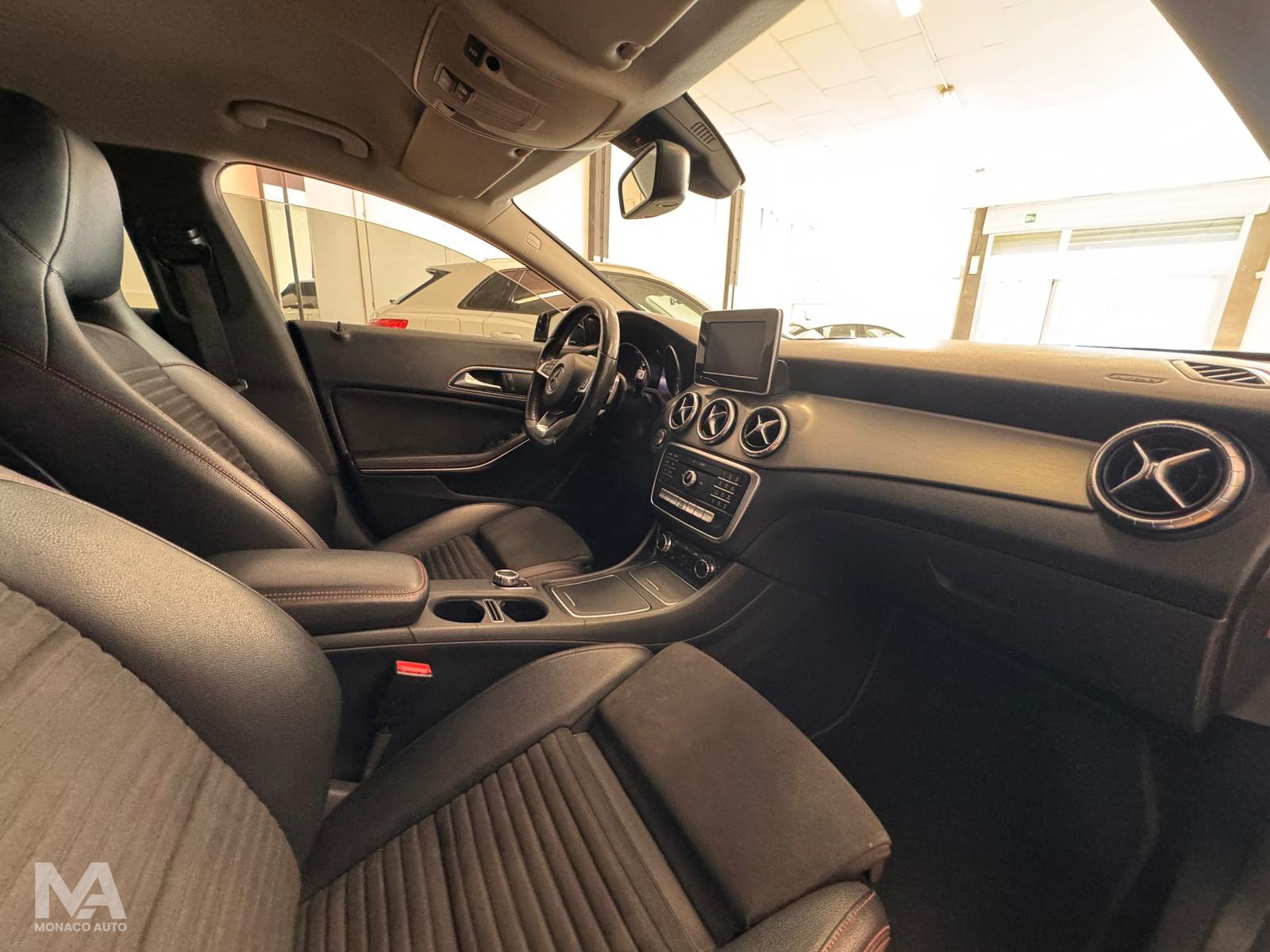 Mercedes-benz CLA 200D 135cv Automatic Premium – 2018