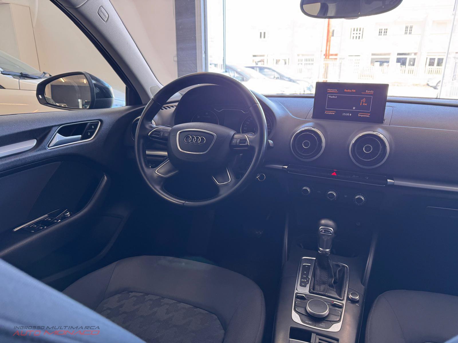 Audi A3 1.6 TDI 105cv Business 2014