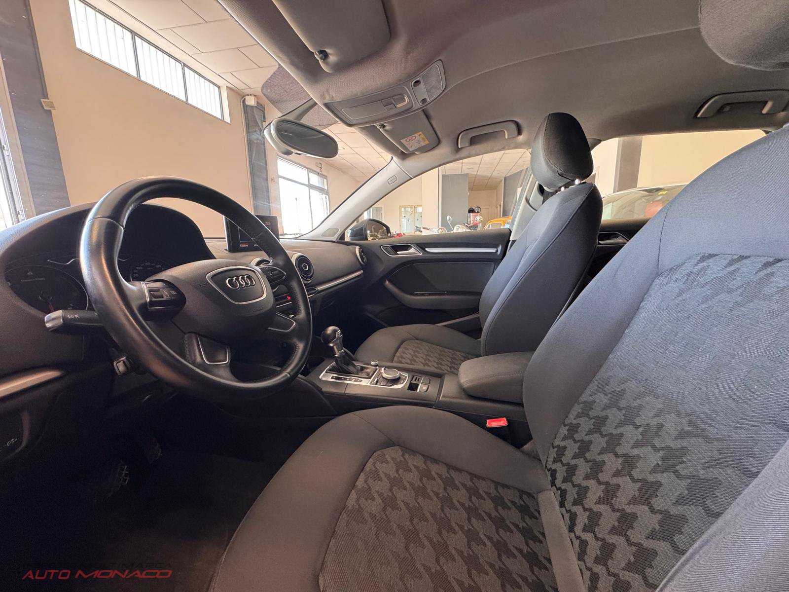 Audi A3 1.6 TDI 105cv Business 2014