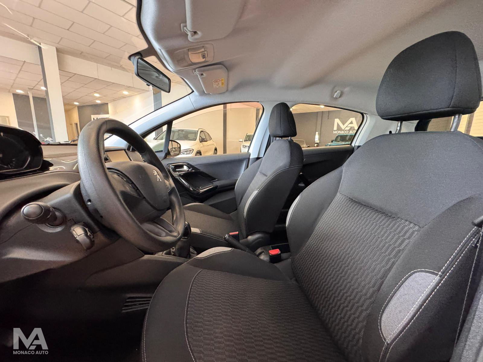 Peugeot 208 1.4 HDi 68 cv Active 2015