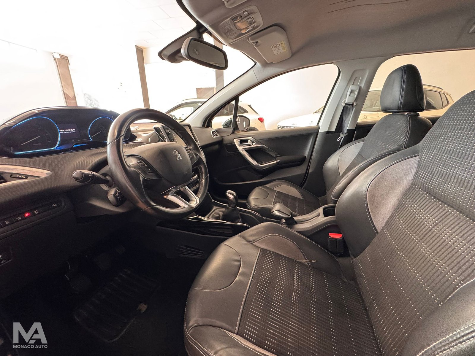 Peugeot 2008 Allure 1.5 HDi 100 92cv 2015