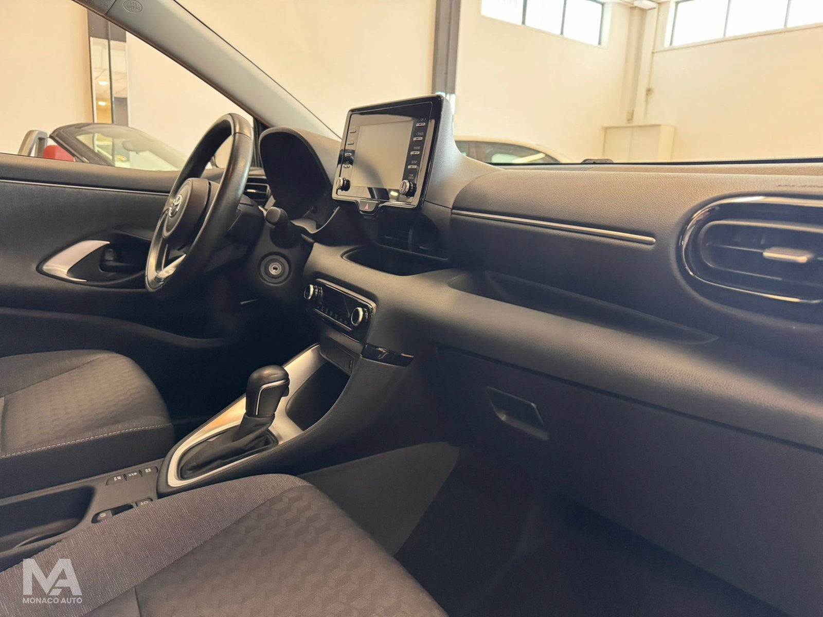 Toyota Yaris 1.5 90cv Hybrid Business 2021