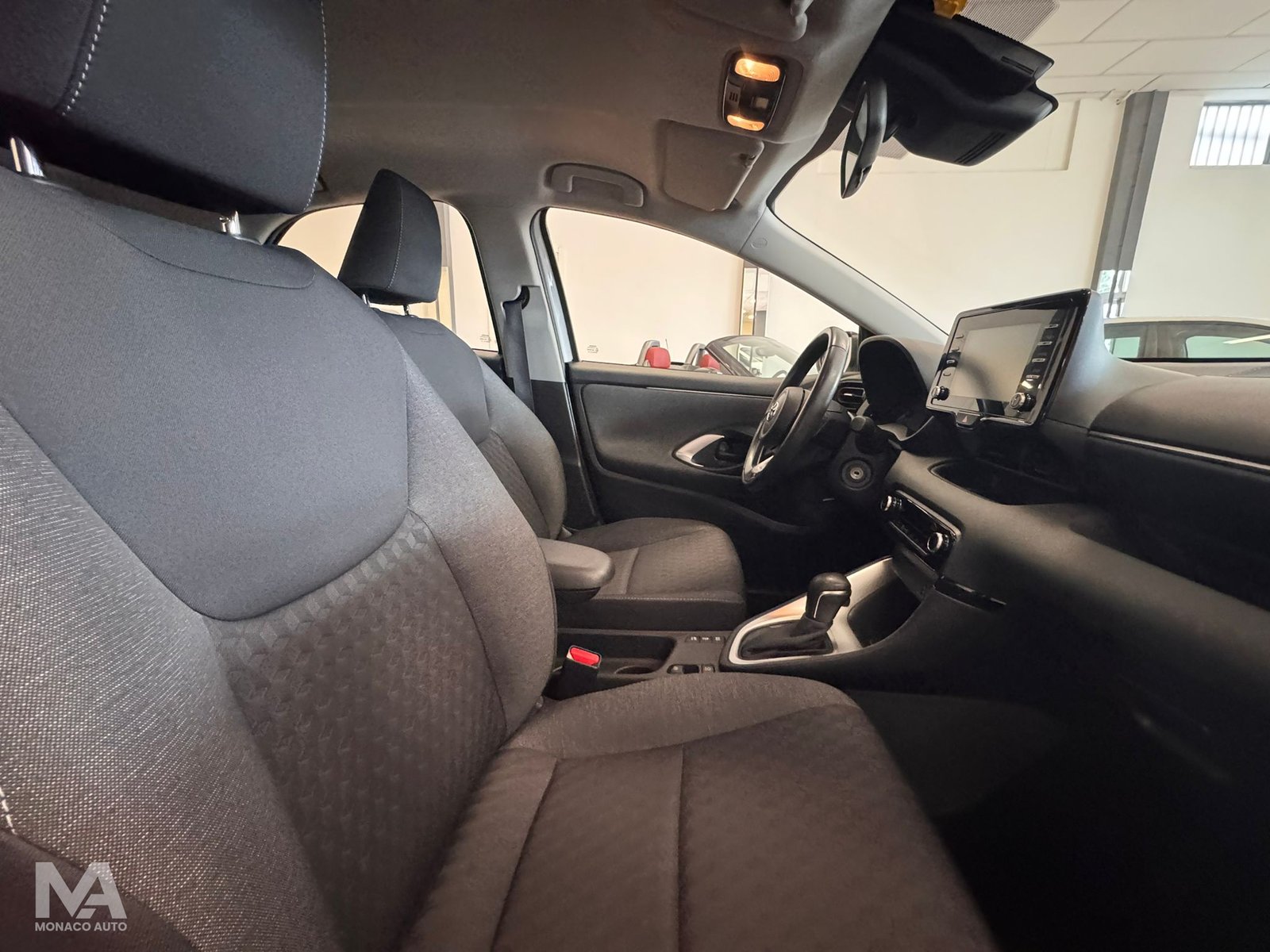 Toyota Yaris 1.5 90cv Hybrid Business 2021