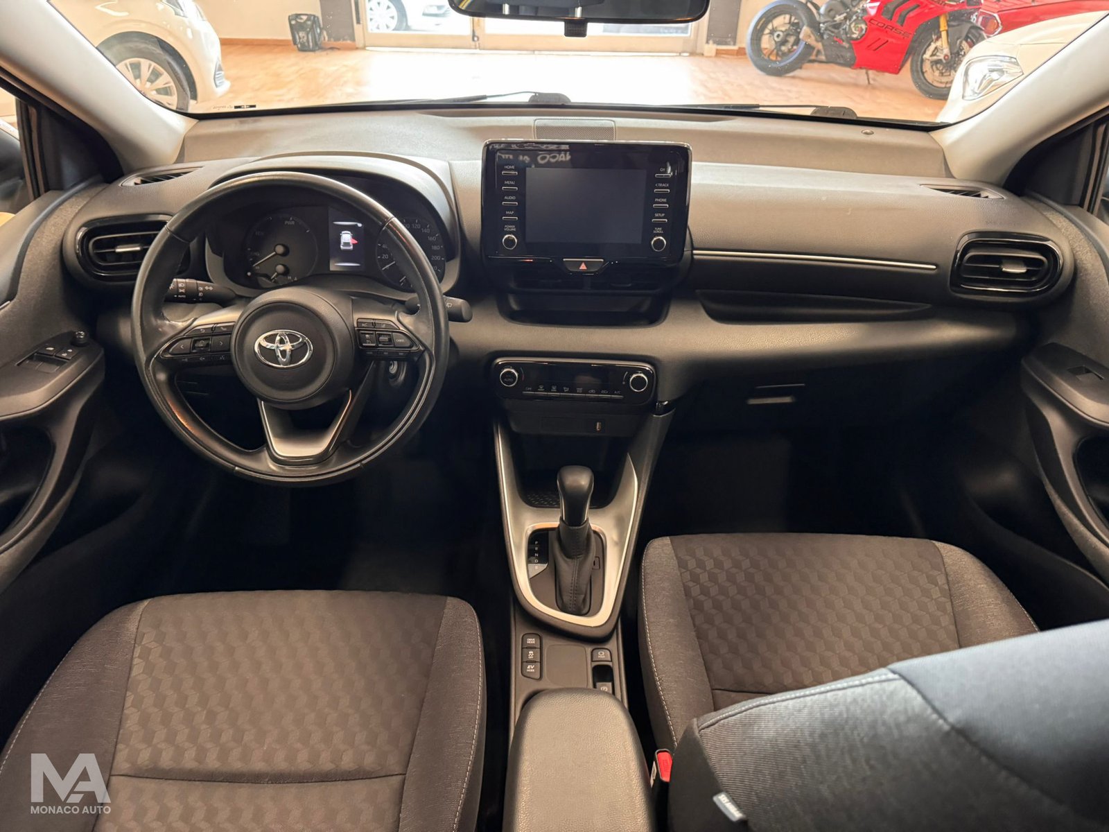 Toyota Yaris 1.5 90cv Hybrid Business 2021