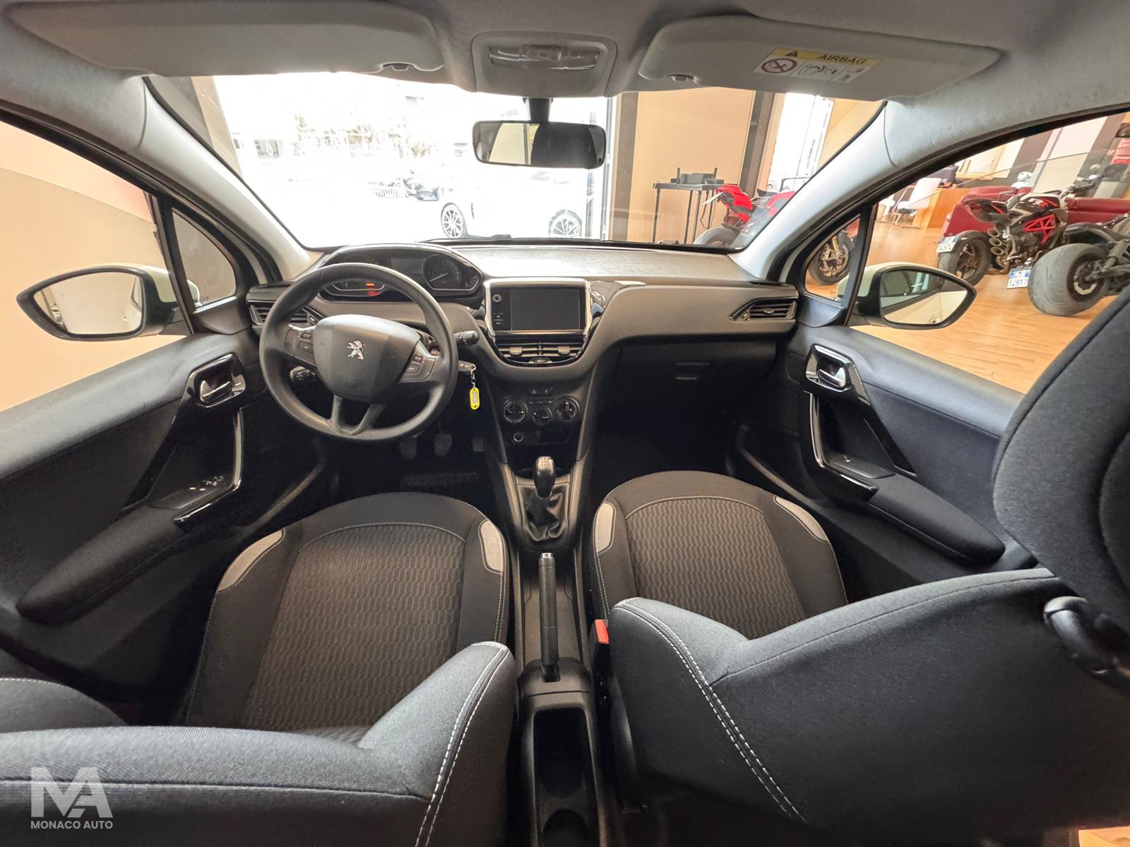 Peugeot 208 1.4 HDi 68 cv Active 2015