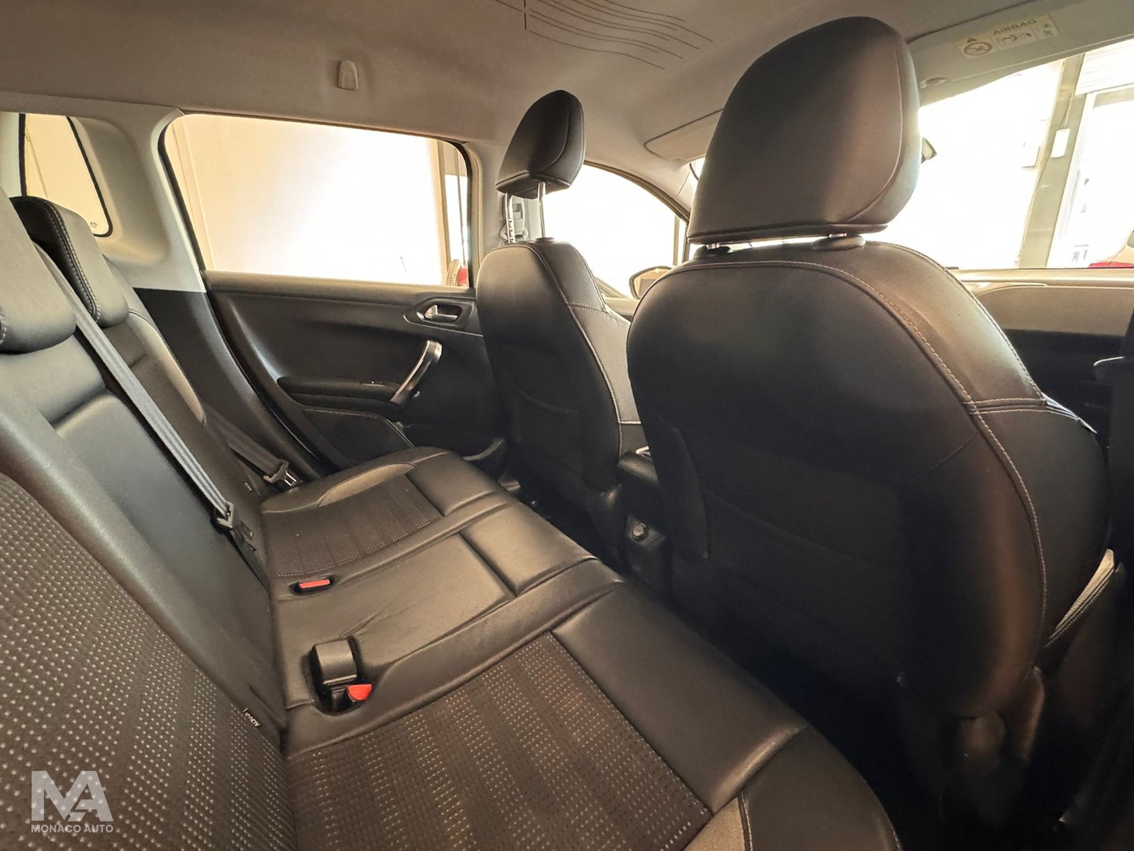 Peugeot 2008 Allure 1.5 HDi 100 92cv 2015