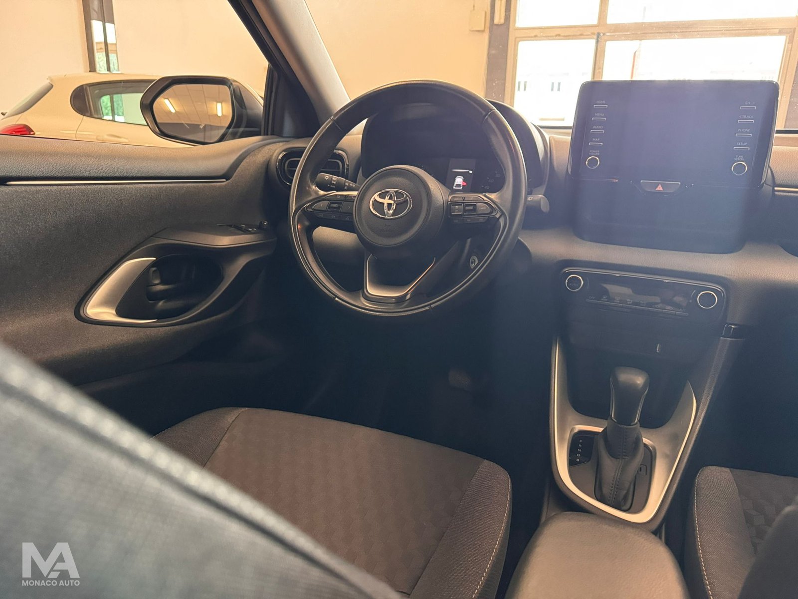 Toyota Yaris 1.5 90cv Hybrid Business 2021