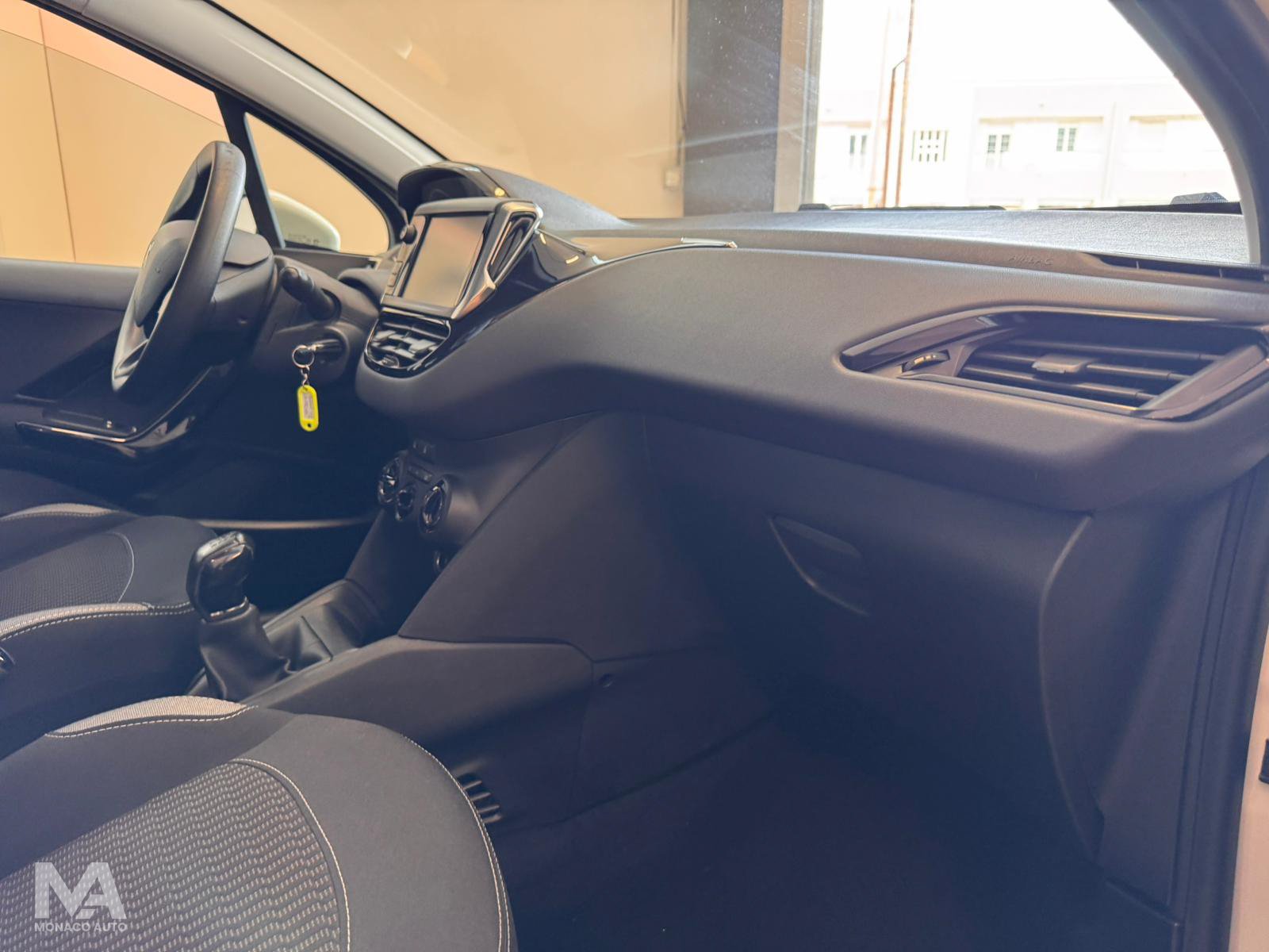 Peugeot 208 1.4 HDi 68 cv Active 2015