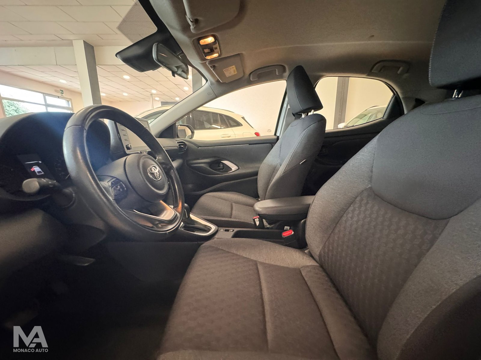 Toyota Yaris 1.5 90cv Hybrid Business 2021
