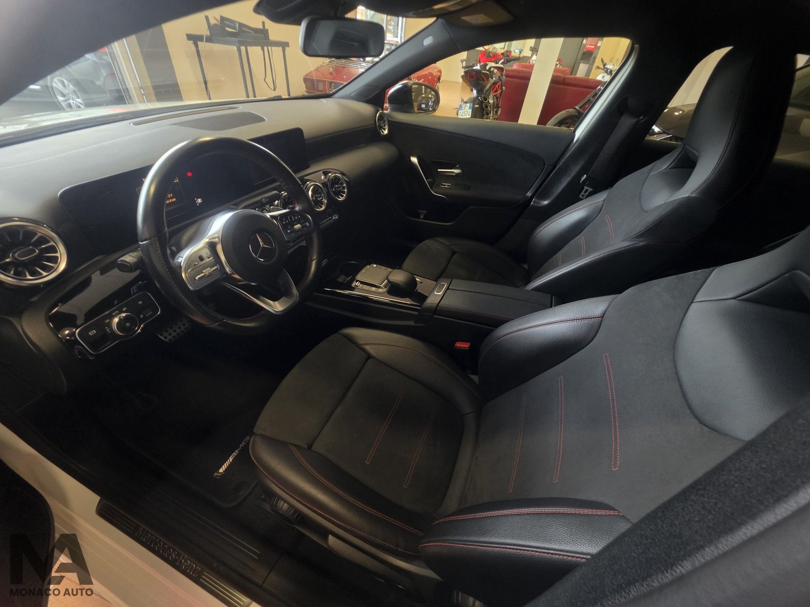 MERCEDES – BENZ A 220D PREMIUM AMG 190CV 2021