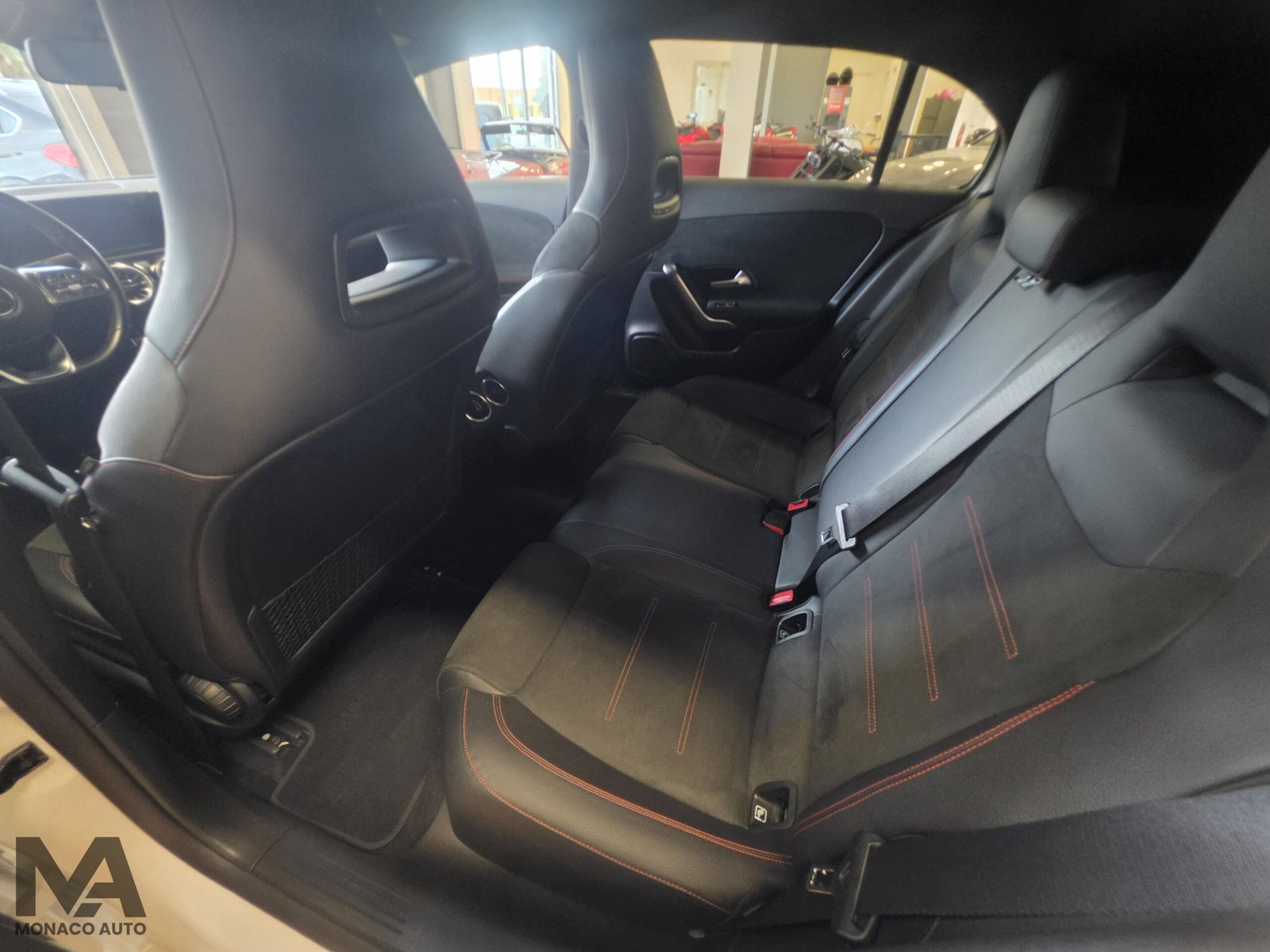 MERCEDES – BENZ A 220D PREMIUM AMG 190CV 2021