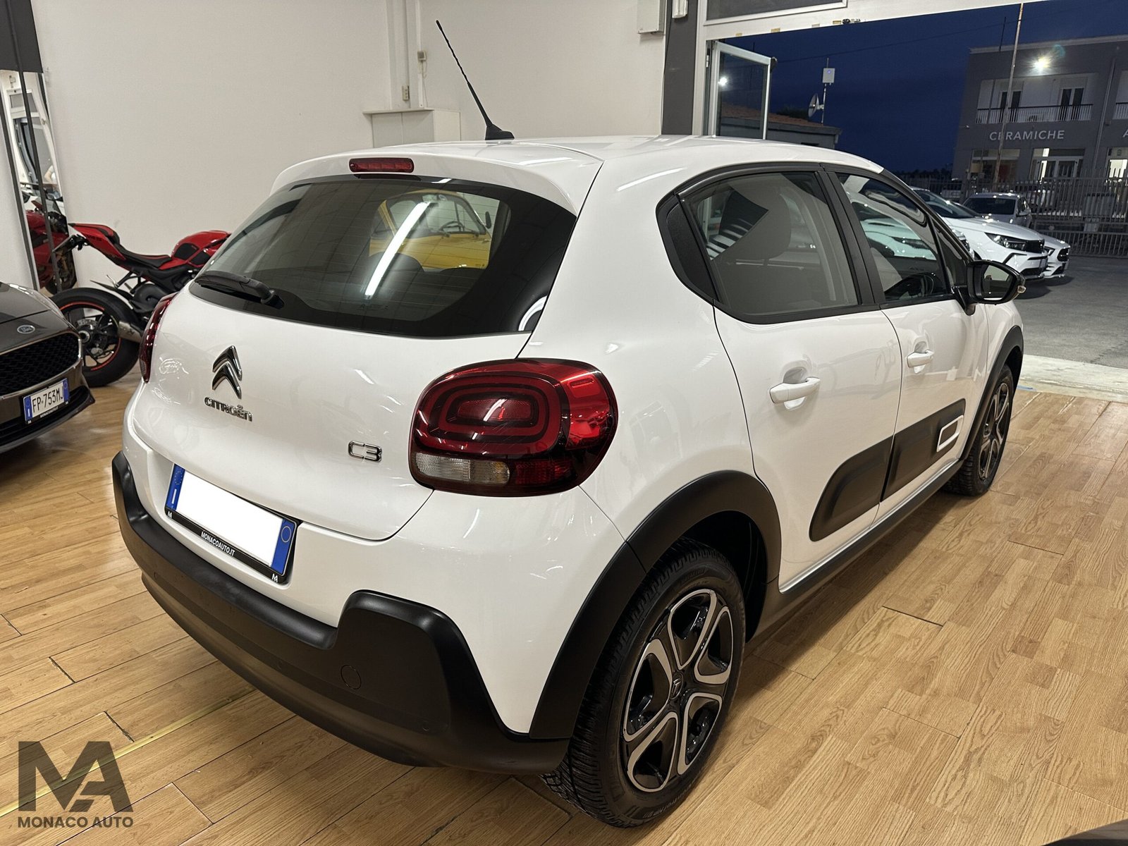 CITROEN C3 S&S SHINE BlUE HDi 100CV 2022
