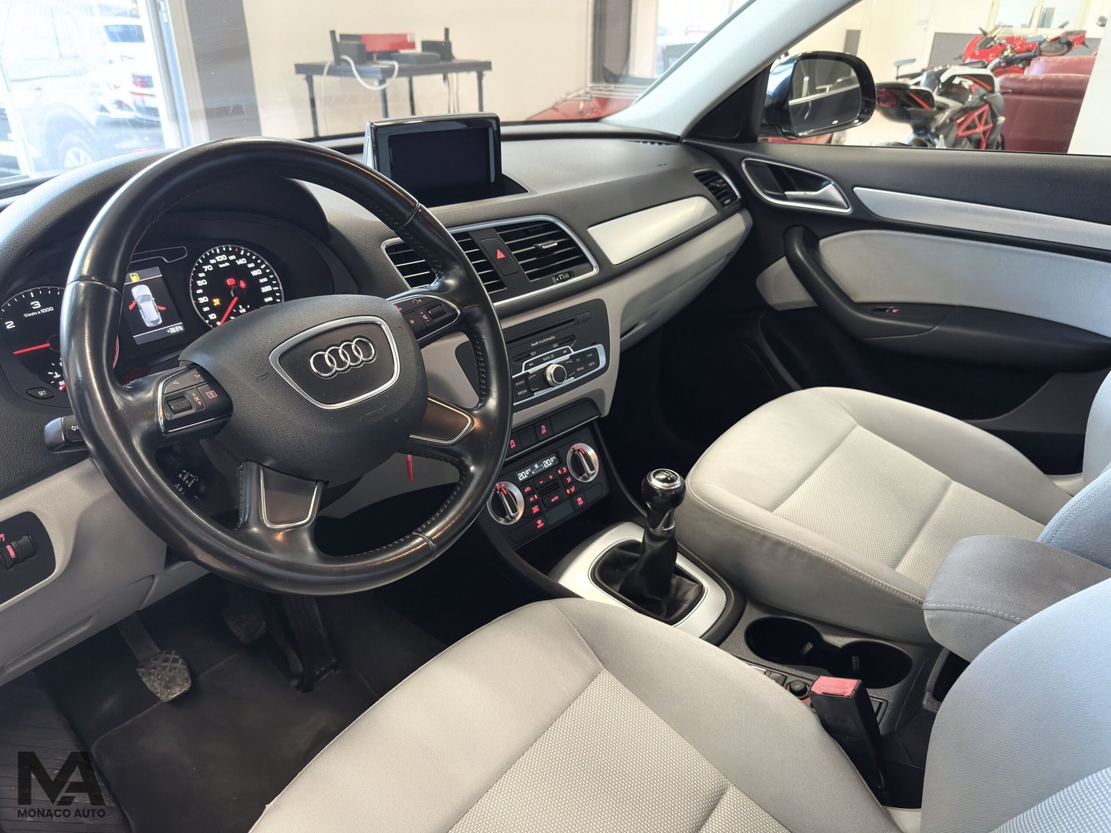 AUDI Q3 2.0TDI 140CV 2012