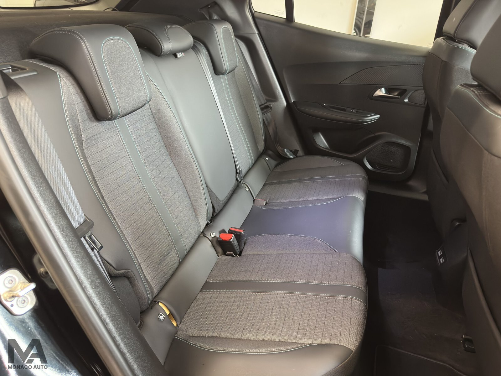 PEUGEOT 2008 ALLURE BLUEHDi EAT8 130CV 2022