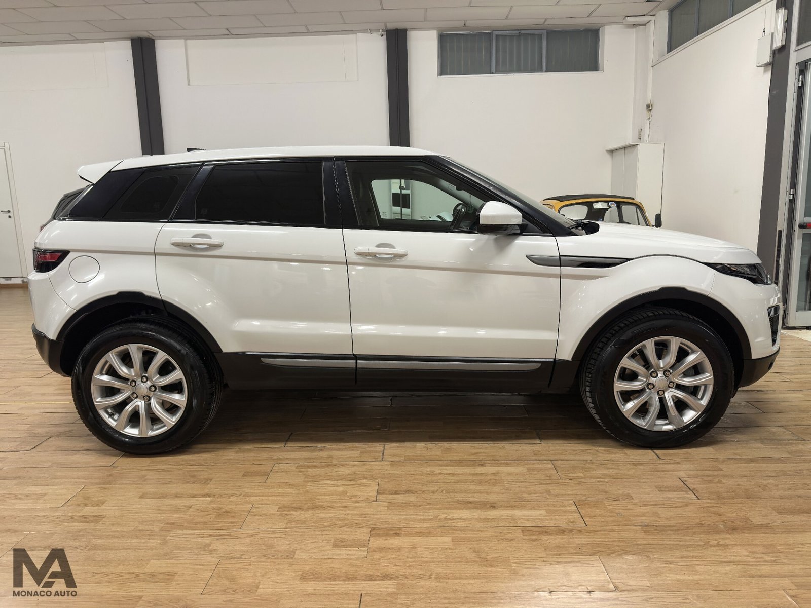 LAND ROVER R.R. EVOQUE PURE 2.0 TD 150CV 2018